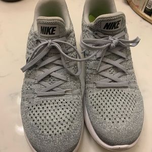 Nike Lunarlon shoe women’s size 9